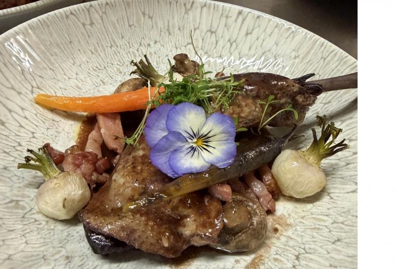 Poulet fermier du Gers braisé au vin rouge