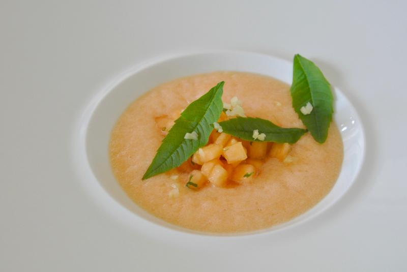 Melon mariné à la verveine citron, smothie melon floc blanc et gingembre