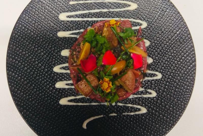 Carpaccio de magret de canard du Gers aux noisettes