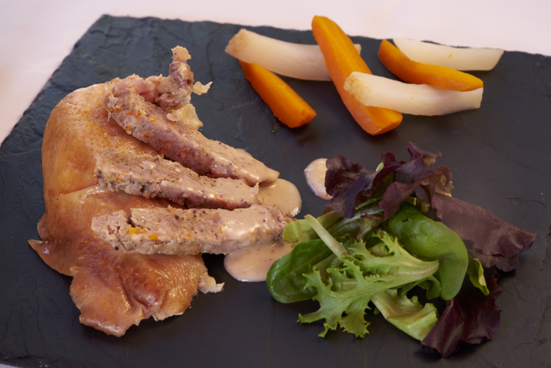 La Poule au Pot et sa sauce à la moutarde de Gascogne 