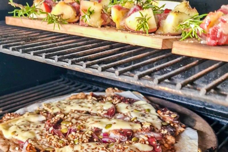 Tarte flambée Gasconne au magret de canard et fromage de brebis