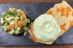 Tartare printanier de truite fumée, espuma de yaourt aux fines herbes, crackers de yaourt et truite fumée